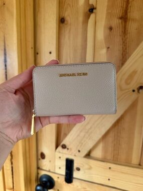 Michael Kors Beige Pebbled Zip Card Wallet with Gold Hardware
